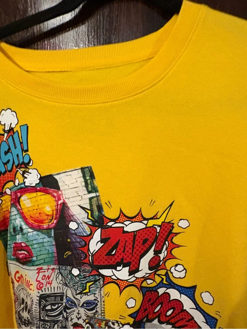NWT Yellow Graphic Comics Short-Sleeve Men's Tee. Size XXL.